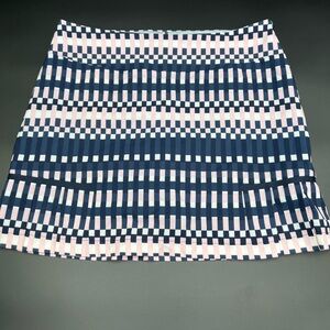 New Women’s Golftini skort with side pleats Size 12 built in shorts‎